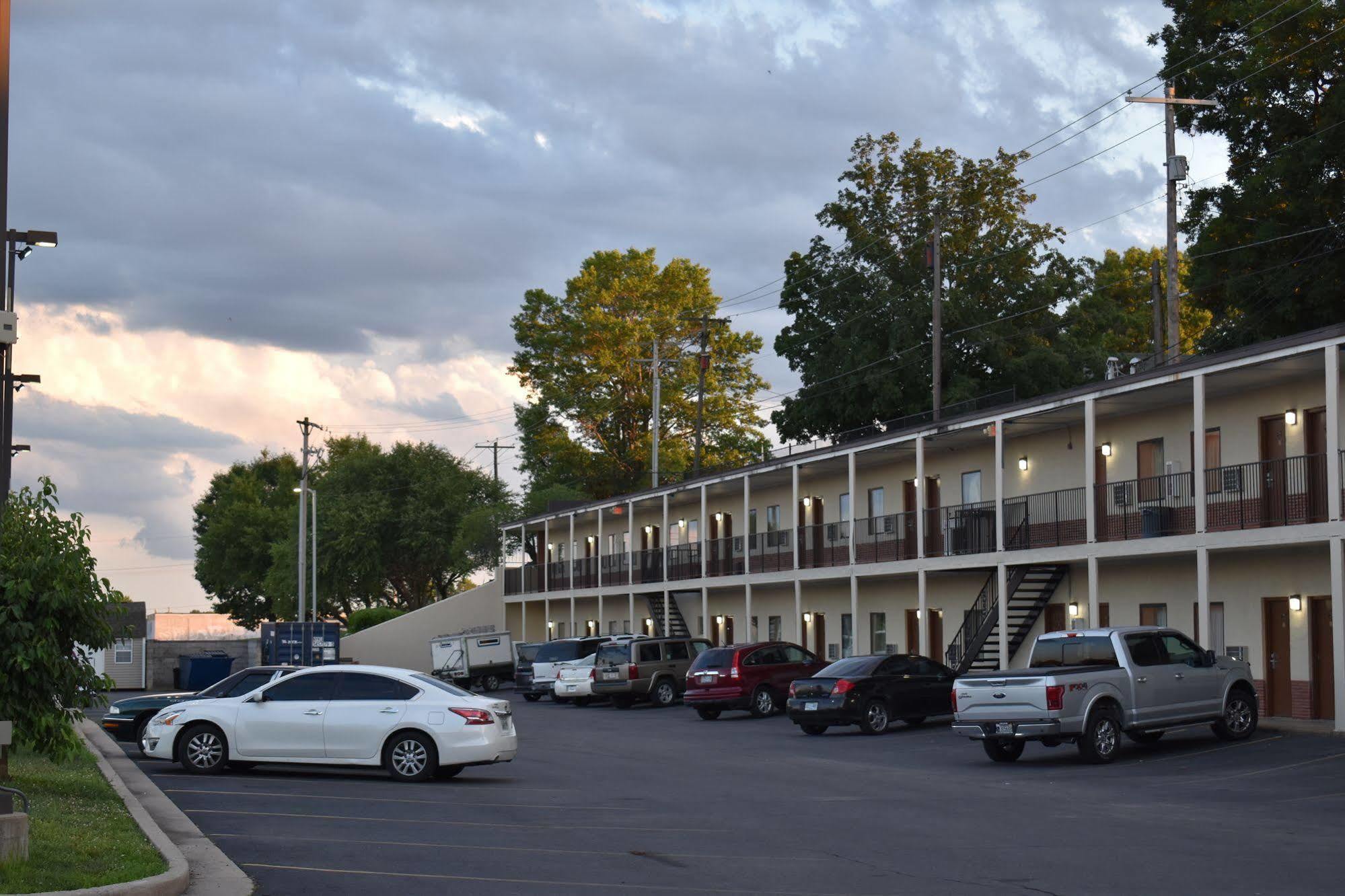 Town House Inn Cape Girardeau Buitenkant foto